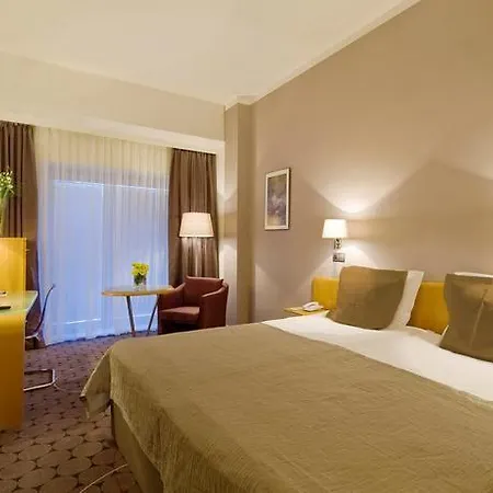 Hotel Airways Frankfurt Airport West 3*