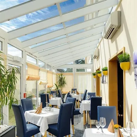 Airways Frankfurt Airport West Hotel 3*