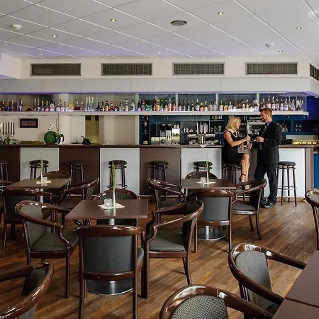 מלון Airways Frankfurt Airport West