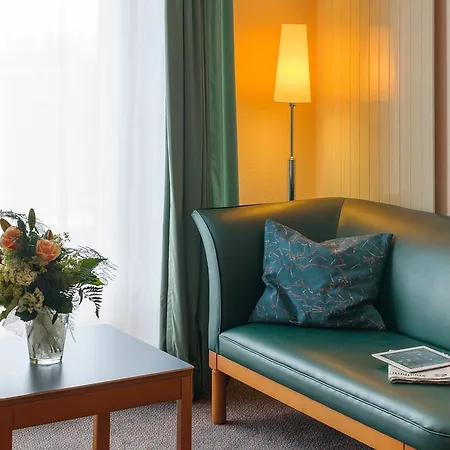 Airways Frankfurt Airport West מלון 4*