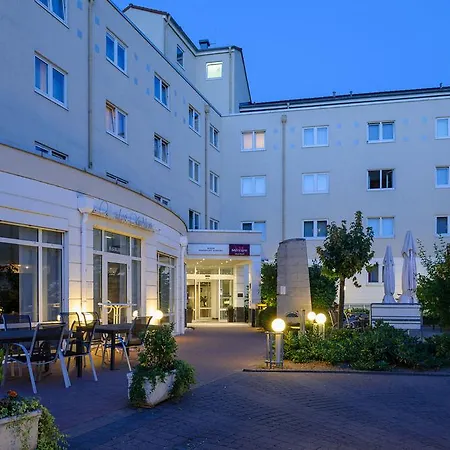 Airways Frankfurt Airport West 4*