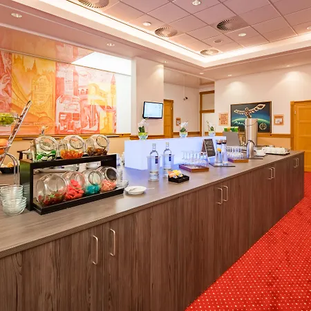 Hotell Airways Frankfurt Airport West 4*