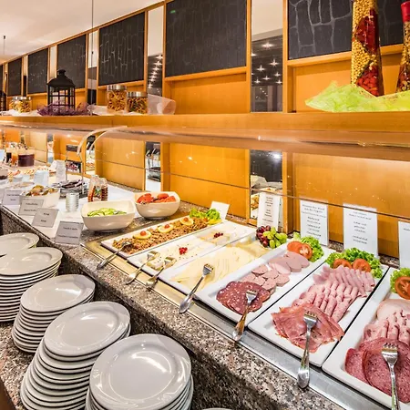Hotell Airways Frankfurt Airport West 4*